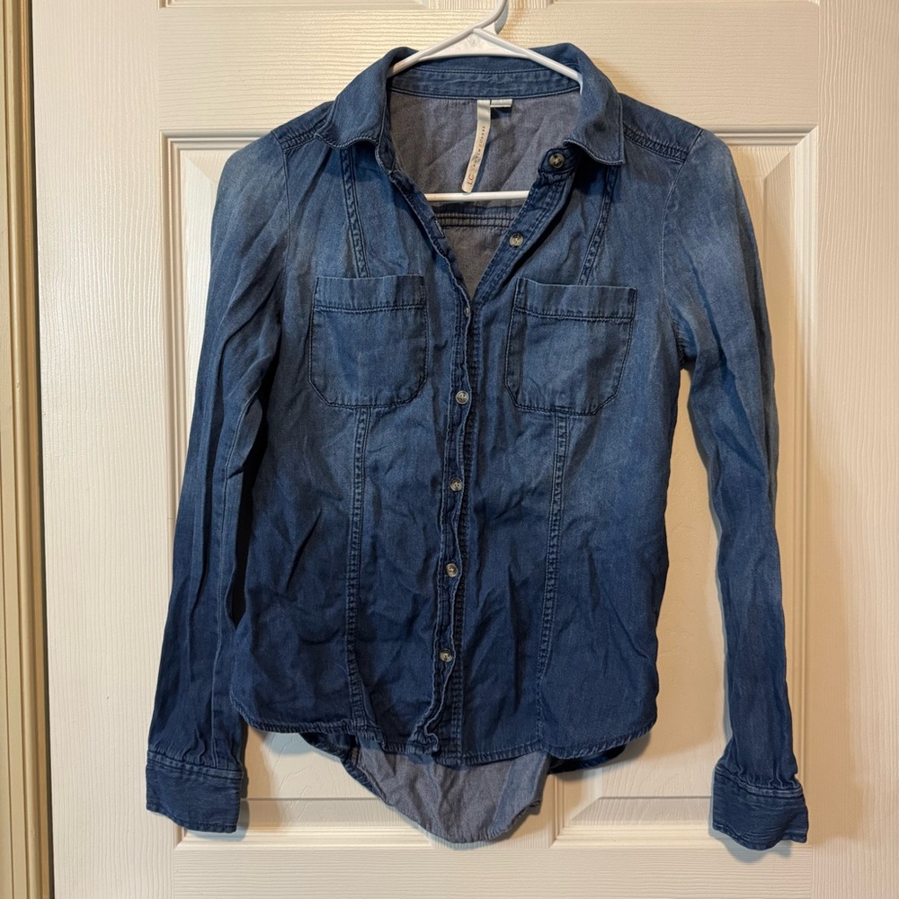 Lauren Conrad Denim Button Down Shirt 100 % Cotton Ombré Long sleeve Size XS